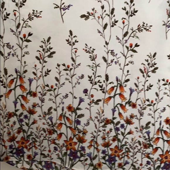 Forever 21 floral blouse - Picture 2 of 4